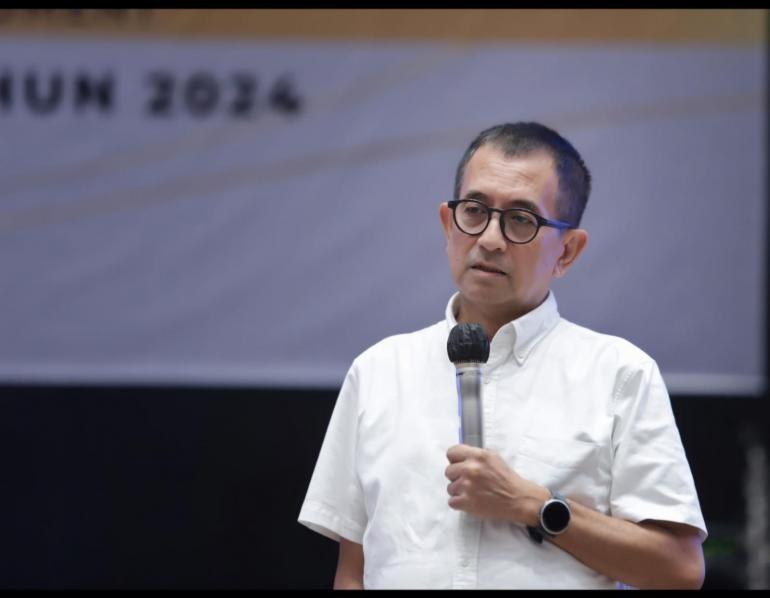 Agus Pambadio Pengamat Kebijakan Publik, Nilai Kebijakan Pemerintah Tentang Pelarangan Truk Sumbu 3 Terhadap AMDK Tidak Pro Kerakyatan Bisa Memicu Langka Air Galon